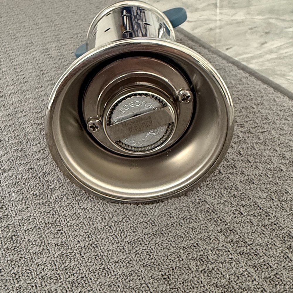 EUC Alessi Michael Graves Pepper Mill - Picture 4 of 6